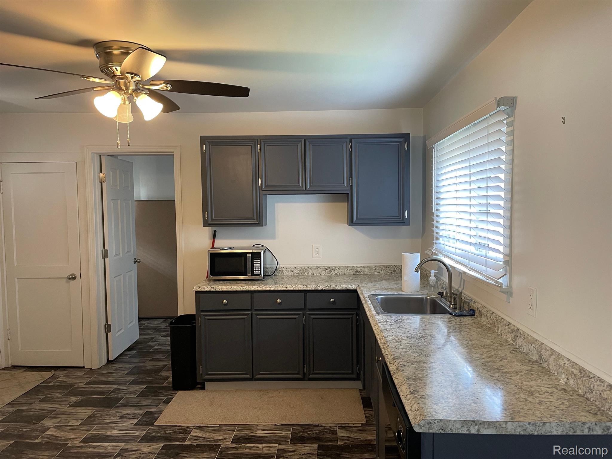 7556 Miller Road Swartz Creek, MI 48473 - Photo 5 of 15