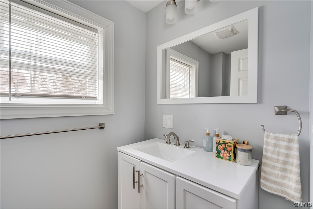 244 North Rutland Street Watertown, NY 13601 - Photo 8 of 27