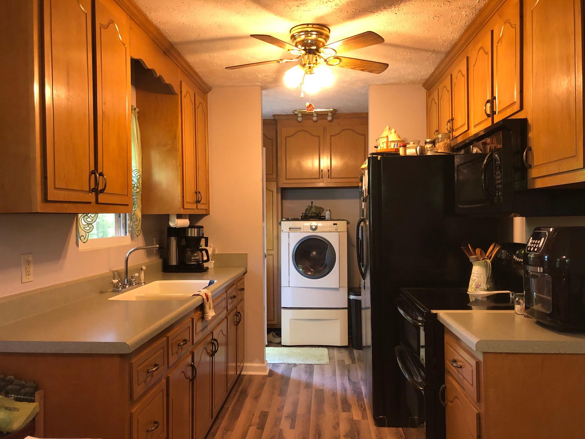 290 Wooten Road Big Rock, TN 37023 - Photo 9 of 21 Nice kitchen, appliances remain.