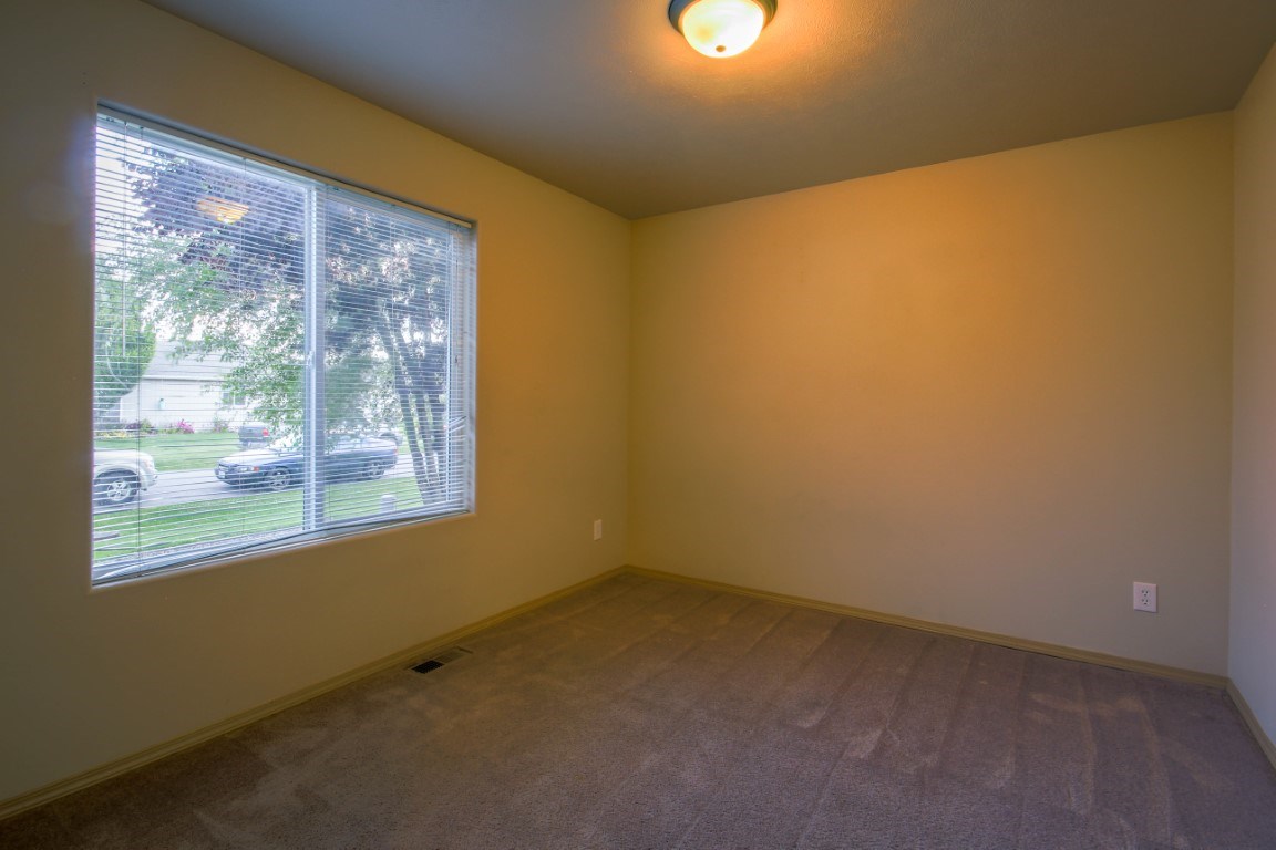 127 North Mayhew Road, Unit 129 Spokane Valley, WA 99216 - Photo 5 of 16