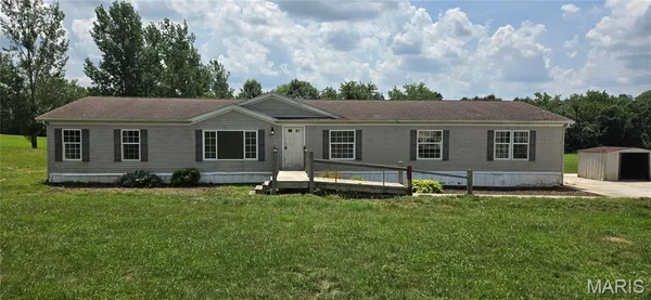 $159,900 | 48 Faircreek Drive, Winfield, MO 63389
