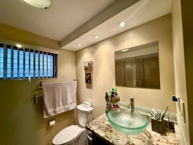 $1,700 | 1400 Northeast 191st Street, Unit 106, Miami, FL 33179