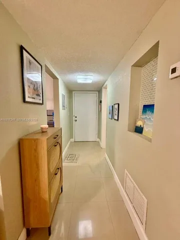 $1,700 | 1400 Northeast 191st Street, Unit 106, Miami, FL 33179