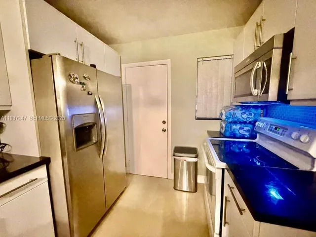 $1,700 | 1400 Northeast 191st Street, Unit 106, Miami, FL 33179