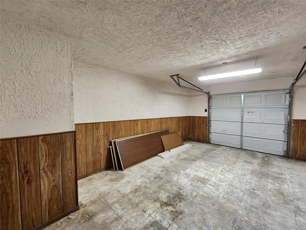 a view of a utility room with dryer and washer