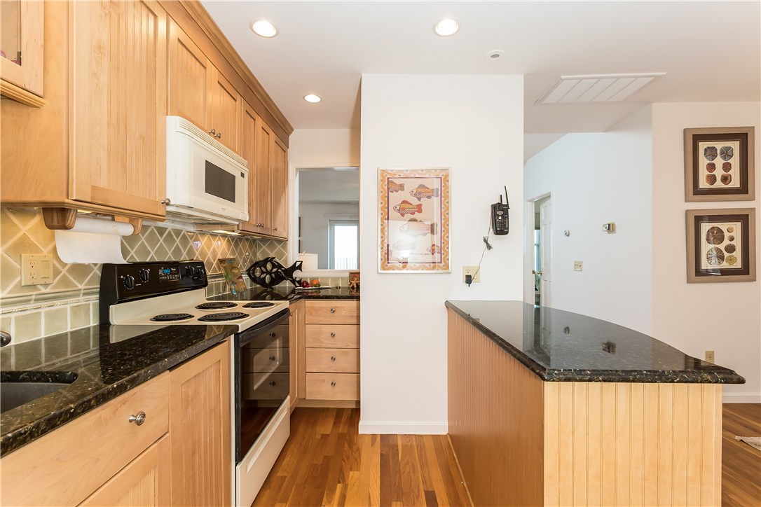 165 Ocean Road, Unit 4 Narragansett, RI 02882 - Photo 13 of 30