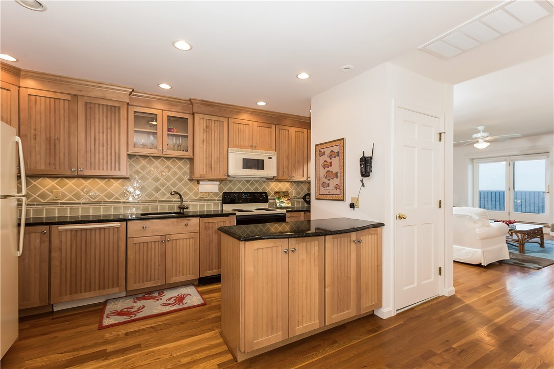 165 Ocean Road, Unit 4 Narragansett, RI 02882 - Photo 10 of 30