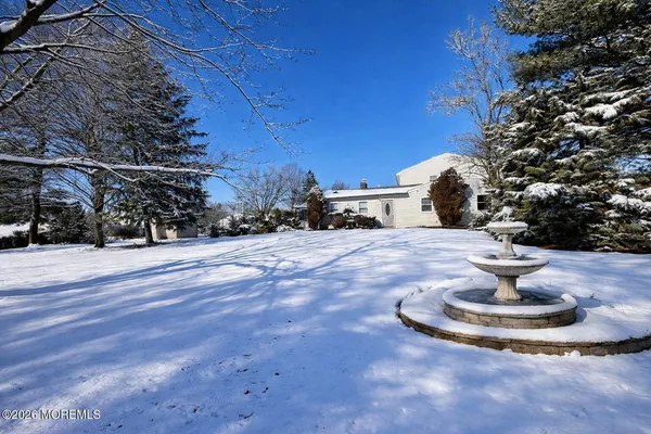 $1,800 | Undisclosed Address, Morganville, NJ 07751