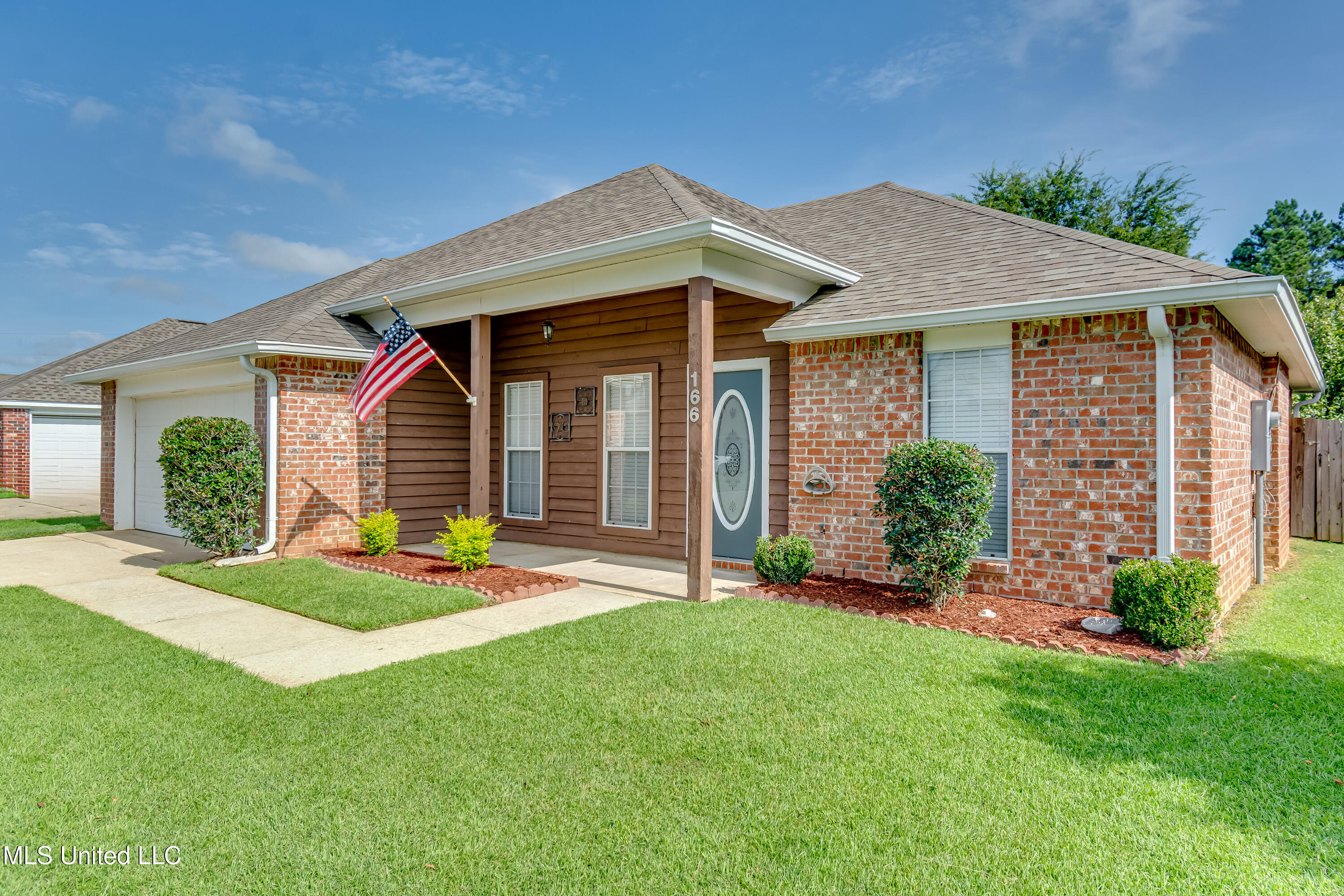 166 Cedar Spring Circle Pearl, MS 39208 - Photo 3 of 50 166 Cedar Springs -2