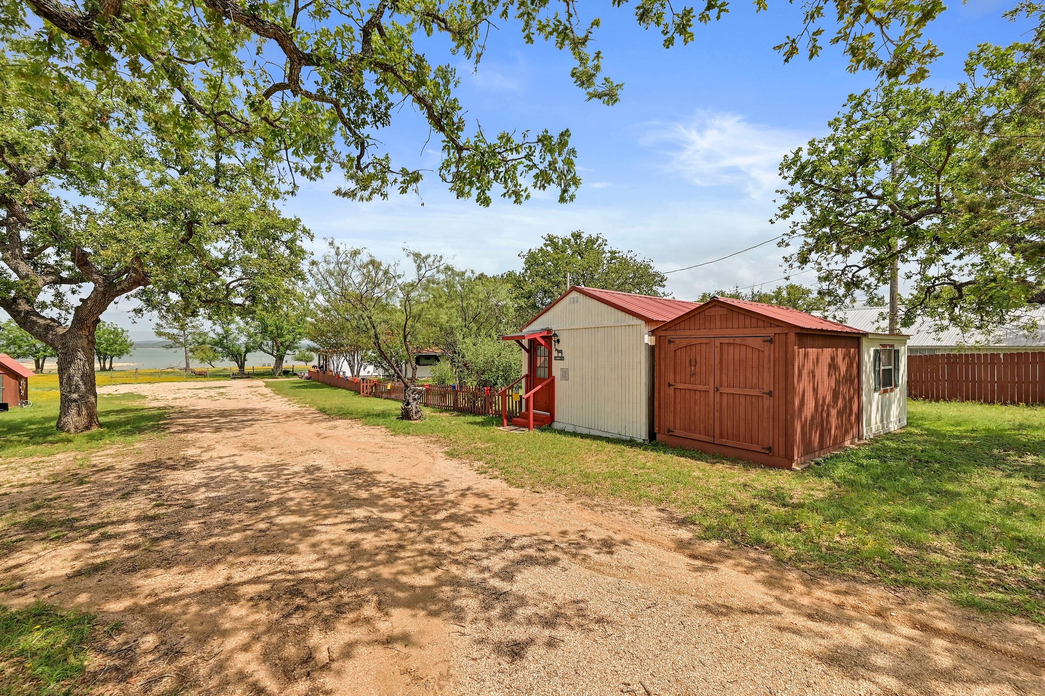 734 Island Drive Bluffton, TX 78607 - Photo 29 of 40 a view of backyard with tree