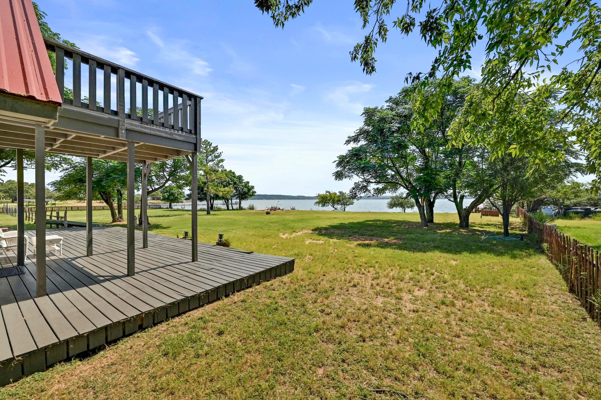 734 Island Drive Bluffton, TX 78607 - Photo 38 of 40 a view of a house with backyard