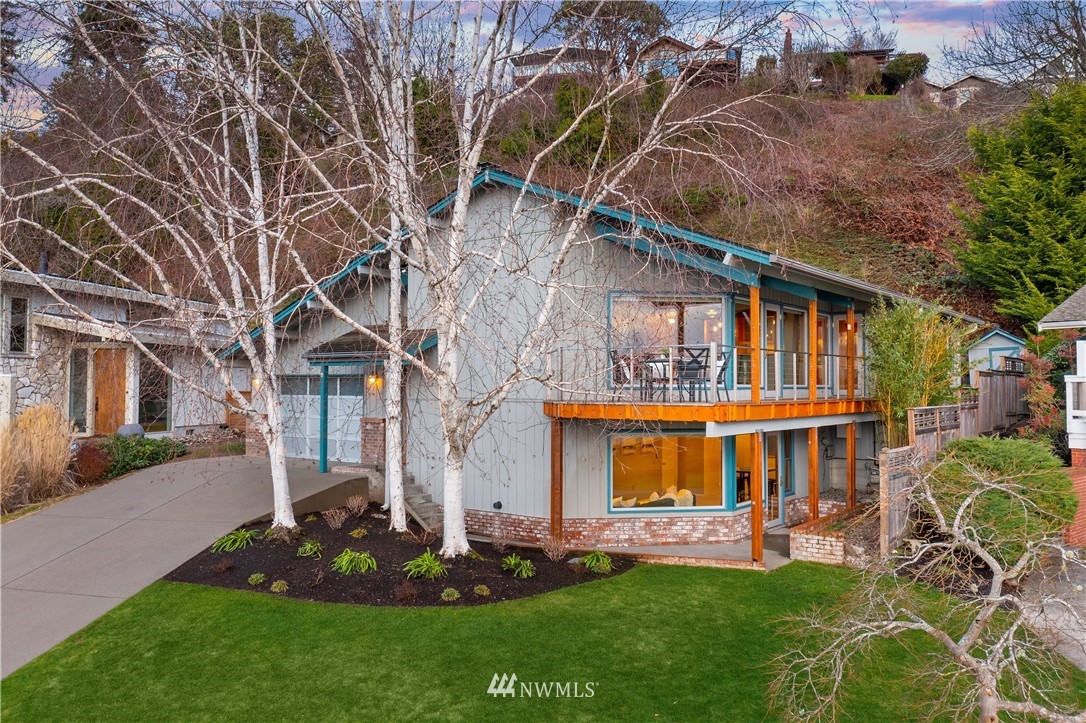 8560 Fauntlee Crest Southwest Seattle, WA 98136 - Photo 30 of 30 front view of house with a yard