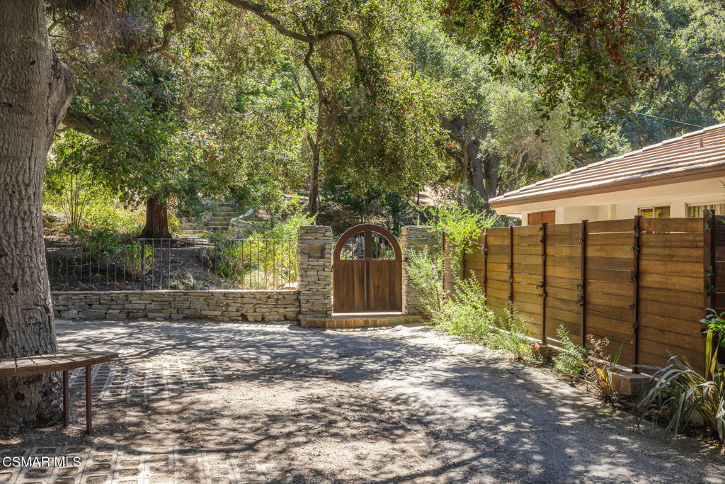25820 Piuma Road Calabasas, CA 91302 - Photo 6 of 57 Gallery Image 6