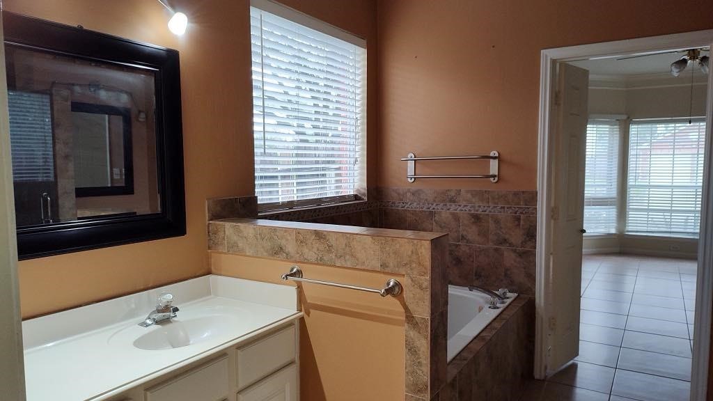 15003 Changing Oak Ridge Court Houston, TX 77082 - Photo 8 of 18