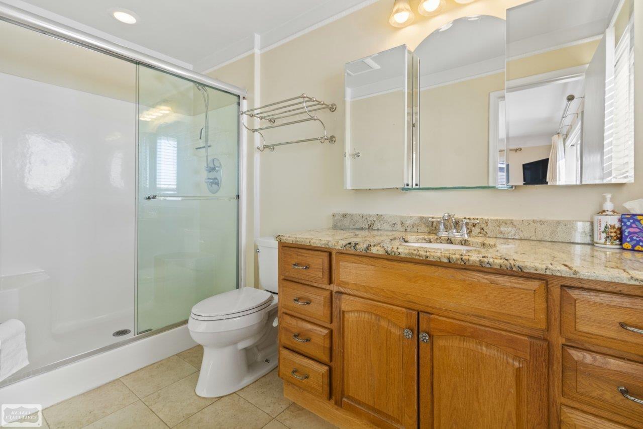 32680 South River Road Harrison Township, MI 48045 - Photo 17 of 37 Gallery Image 17