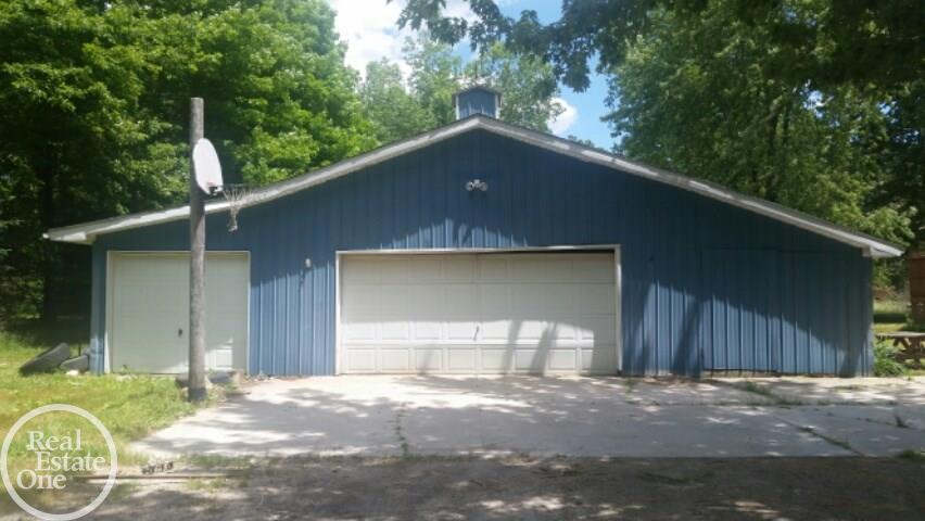 3580 Ruddock Road Avoca, MI 48006 - Photo 6 of 16 31295483-5.JPG