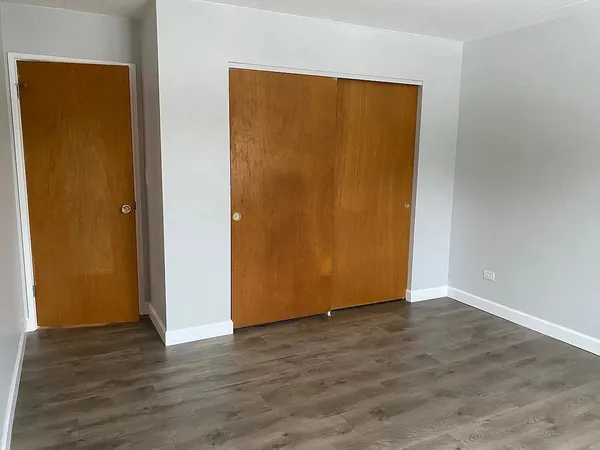 $1,700 | 819 East Miner Street, Unit 2A, Arlington Heights, IL 60004