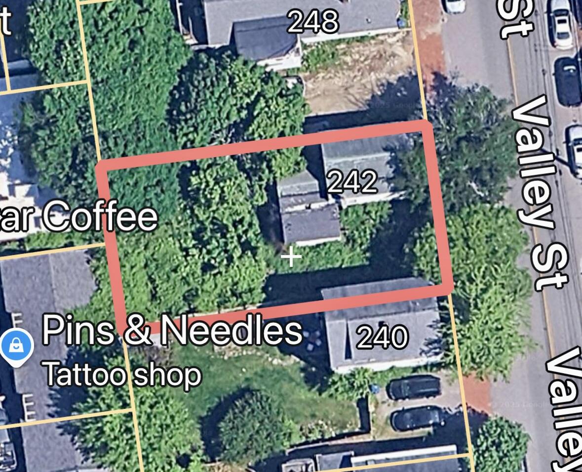 242 Valley Street Portland, ME 04102 - Photo 28 of 40 IMG_3258