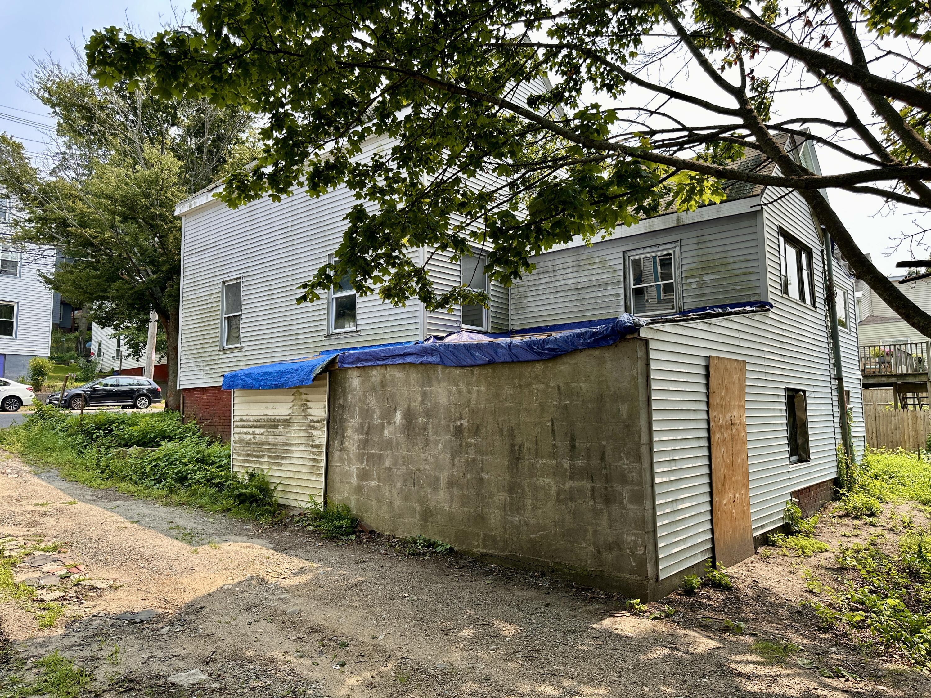 242 Valley Street Portland, ME 04102 - Photo 7 of 40 IMG_3230