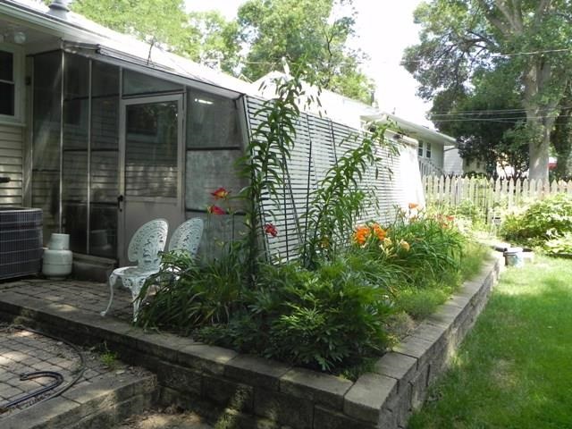 1609 Lincoln Road Bettendorf, IA 52722 - Photo 15 of 19 Gallery Image 15