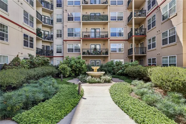 $1,800 | 230 East Ponce De Leon Avenue, Unit 221, Decatur, GA 30030