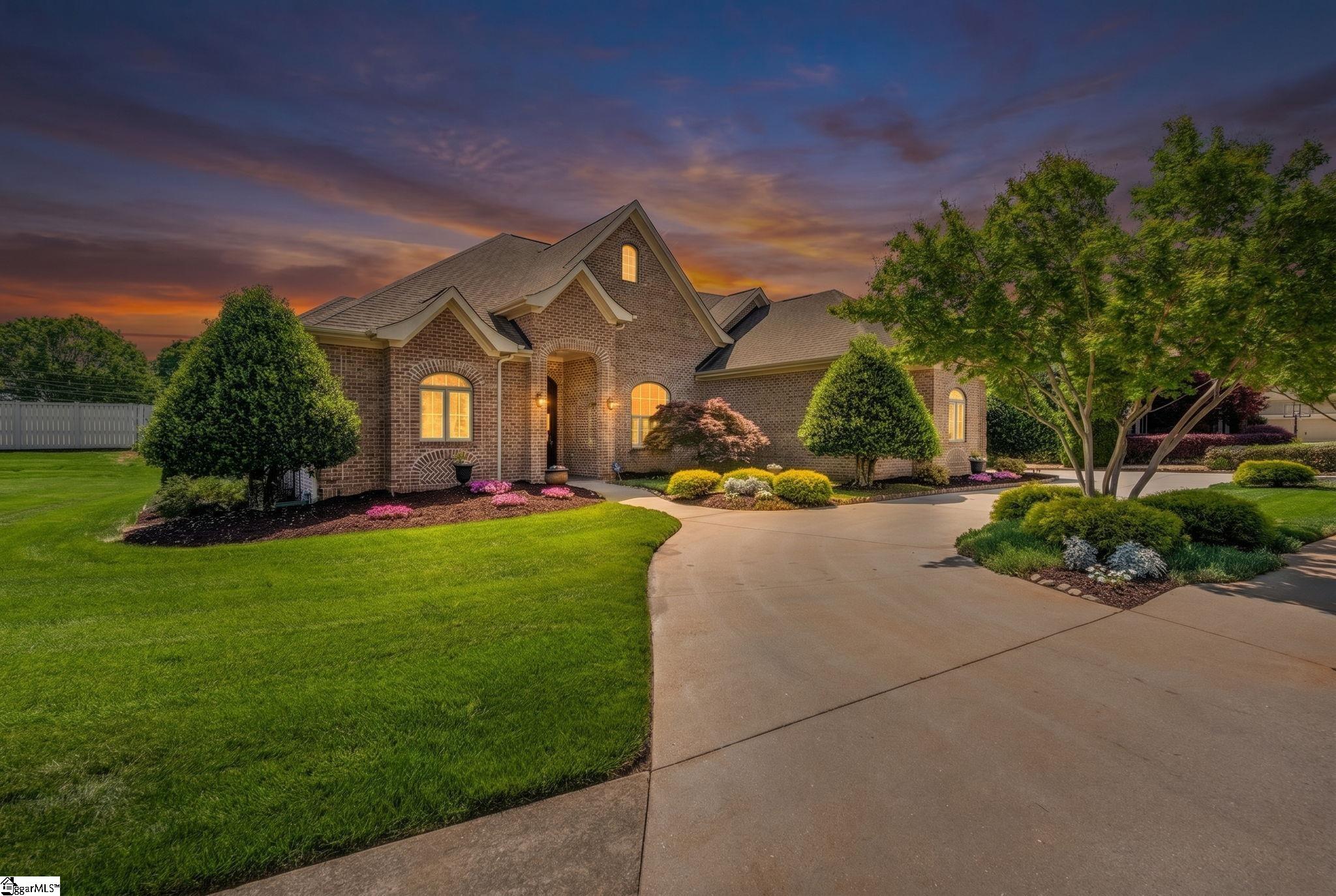 411 Kingsgate Court Simpsonville, SC 29681 - Photo 4 of 50