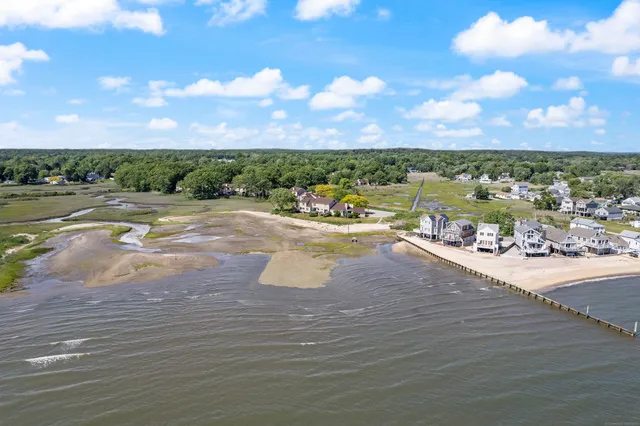 $519,000 | 118 Sandy Point Road, Unit 118, Old Saybrook, CT 06475