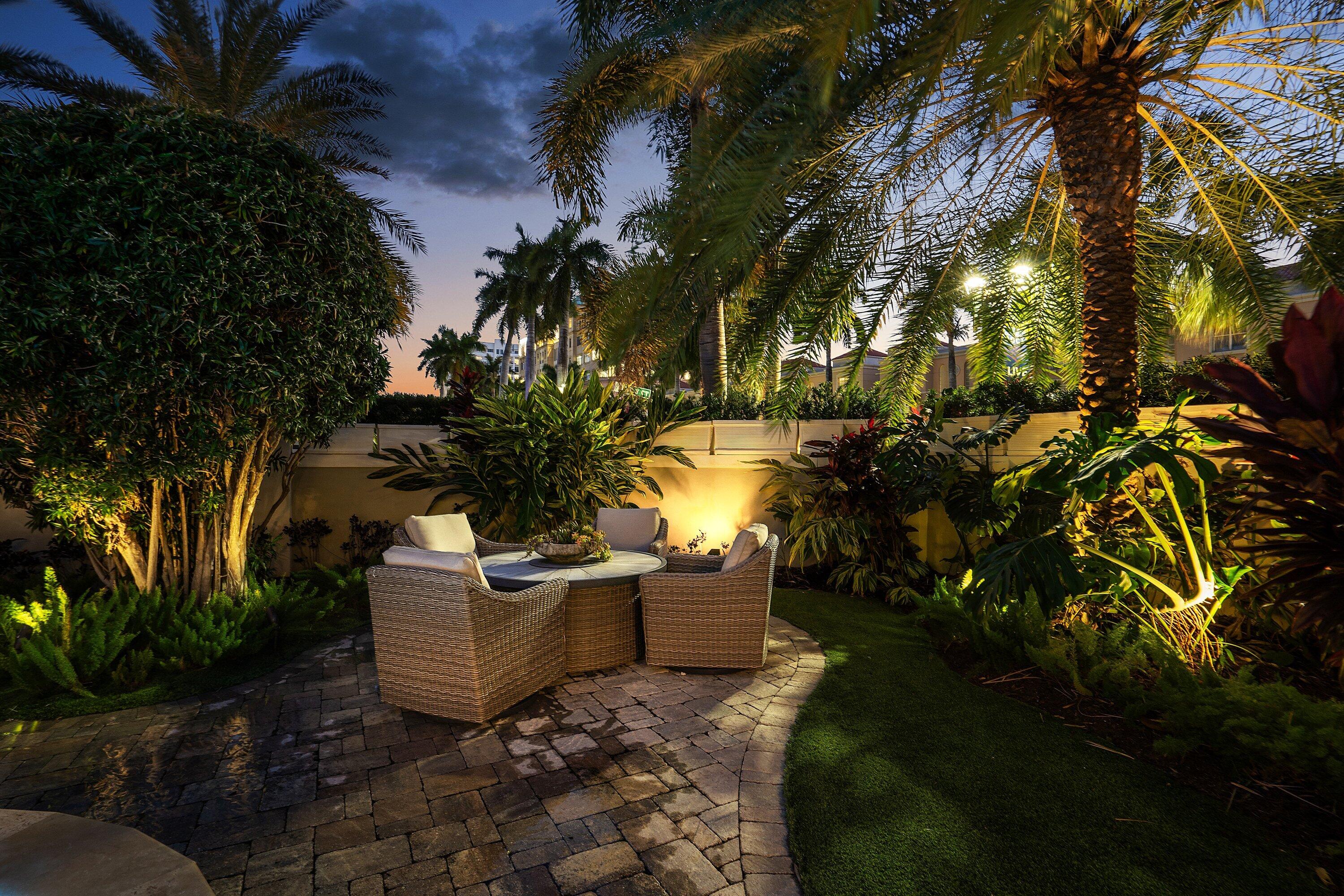 201 Northeast 3rd Court Boca Raton, FL 33432 - Photo 76 of 84 a view of a bird bath tub