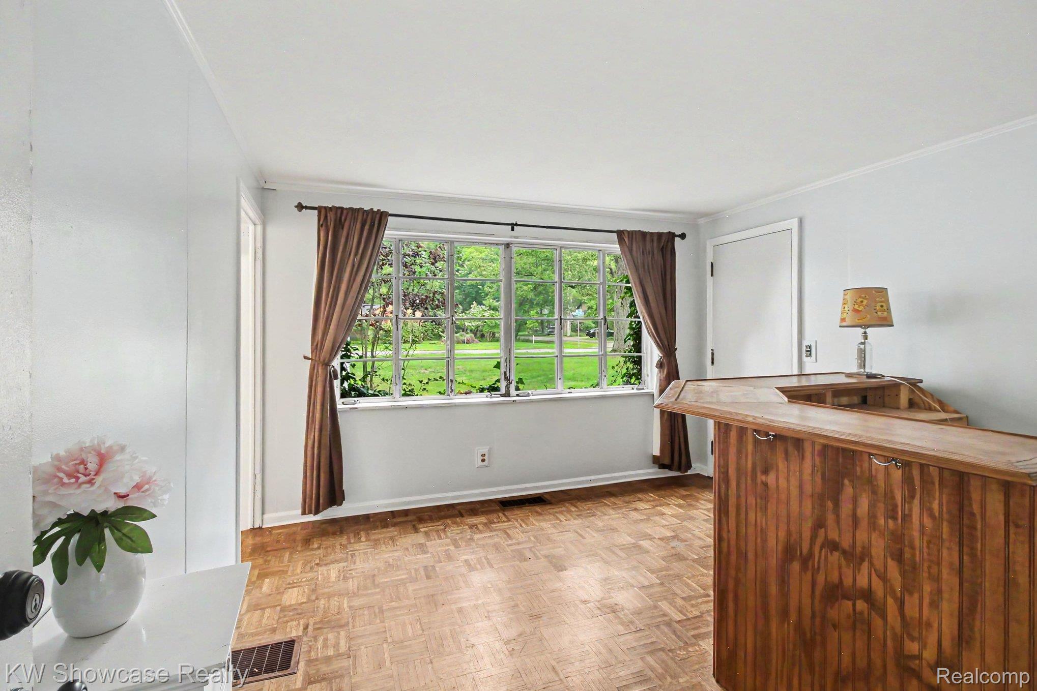 7361 Honeysuckle Road West Bloomfield, MI 48324 - Photo 10 of 40 011_file_9273.jpg