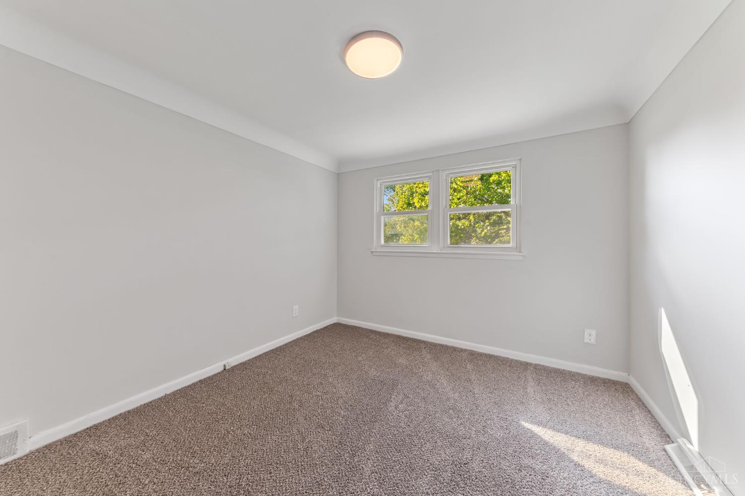 5630 Dry Ridge Road Cincinnati, OH 45252 - Photo 16 of 39 Gallery Image 16