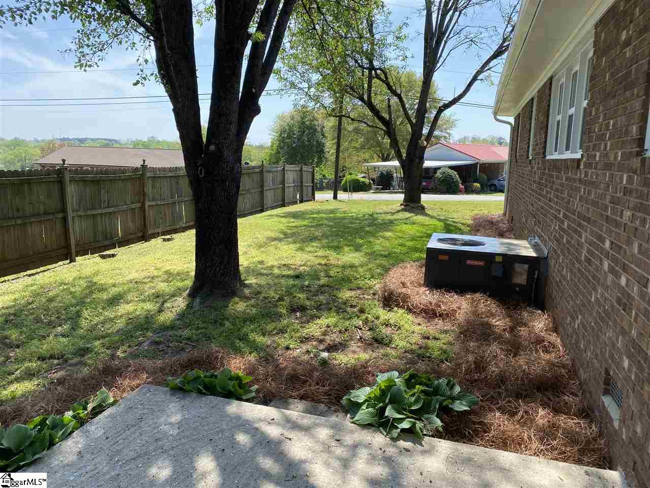 203 Locust Drive Greer, SC 29651 - Photo 24 of 27 Gallery Image 24