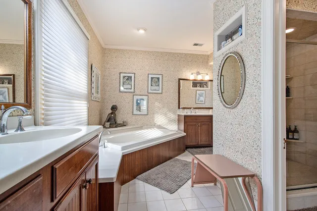 $645,000 | 208 West Prospect Street, Marshall, MI 49068