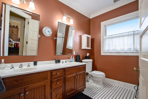 $645,000 | 208 West Prospect Street, Marshall, MI 49068