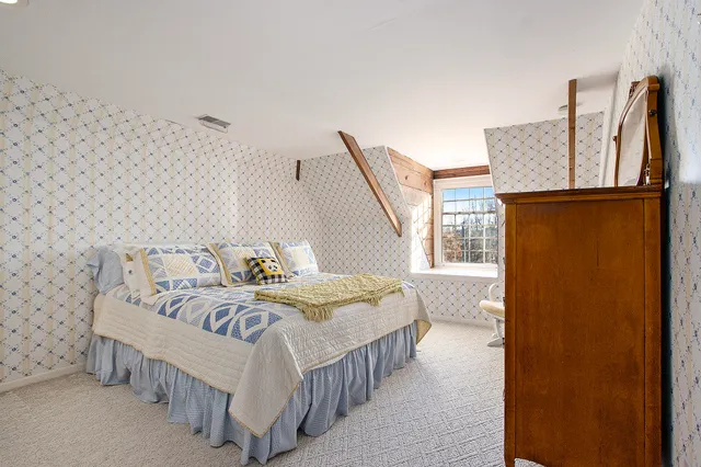 $645,000 | 208 West Prospect Street, Marshall, MI 49068