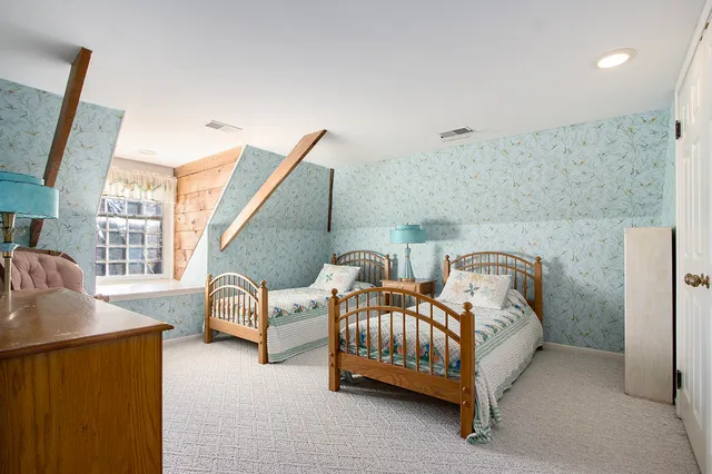 $645,000 | 208 West Prospect Street, Marshall, MI 49068