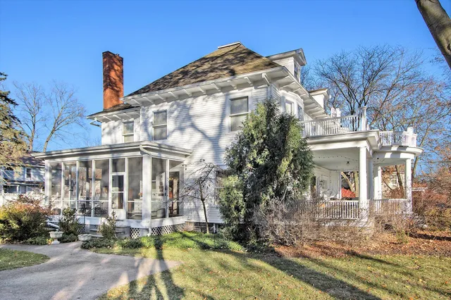 $645,000 | 208 West Prospect Street, Marshall, MI 49068