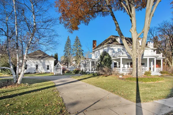 $645,000 | 208 West Prospect Street, Marshall, MI 49068