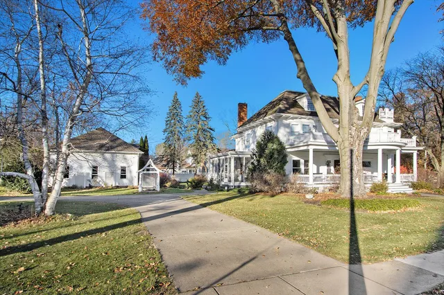 $645,000 | 208 West Prospect Street, Marshall, MI 49068