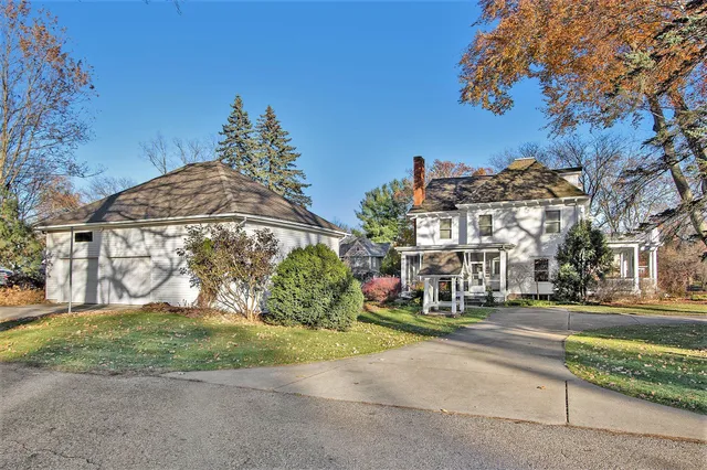 $645,000 | 208 West Prospect Street, Marshall, MI 49068