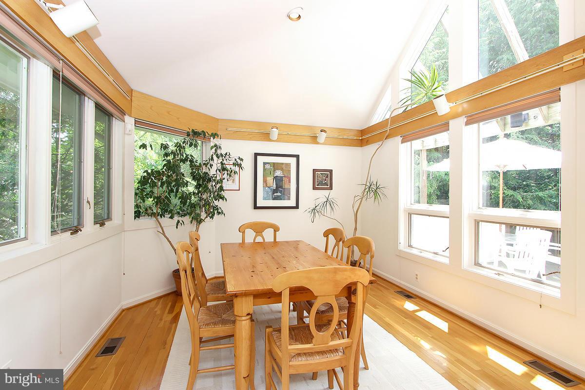 6508 East Halbert Road Bethesda, MD 20817 - Photo 9 of 30 STUNNING Dining Room w/vault ceiling!