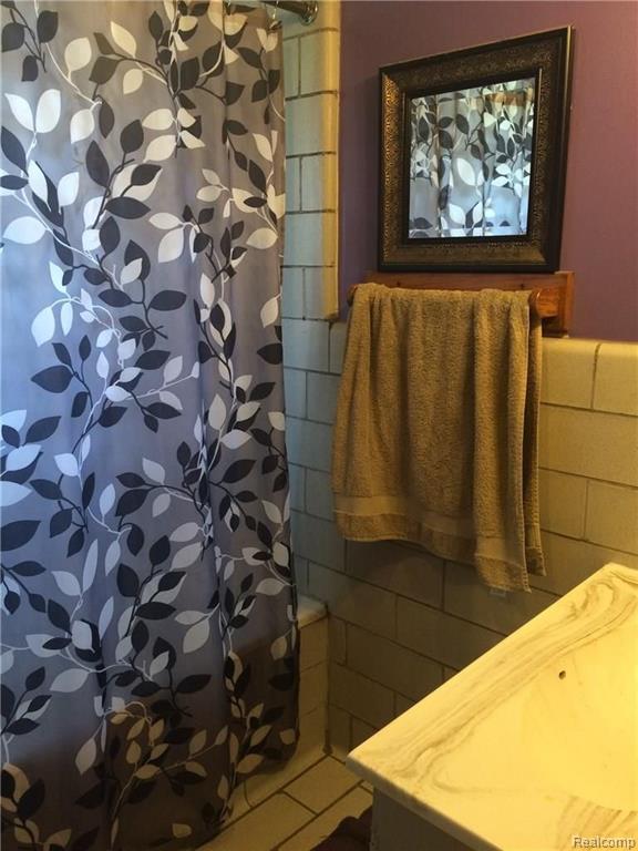 12175 Rattalee Lake Road Davisburg, MI 48350 - Photo 21 of 41