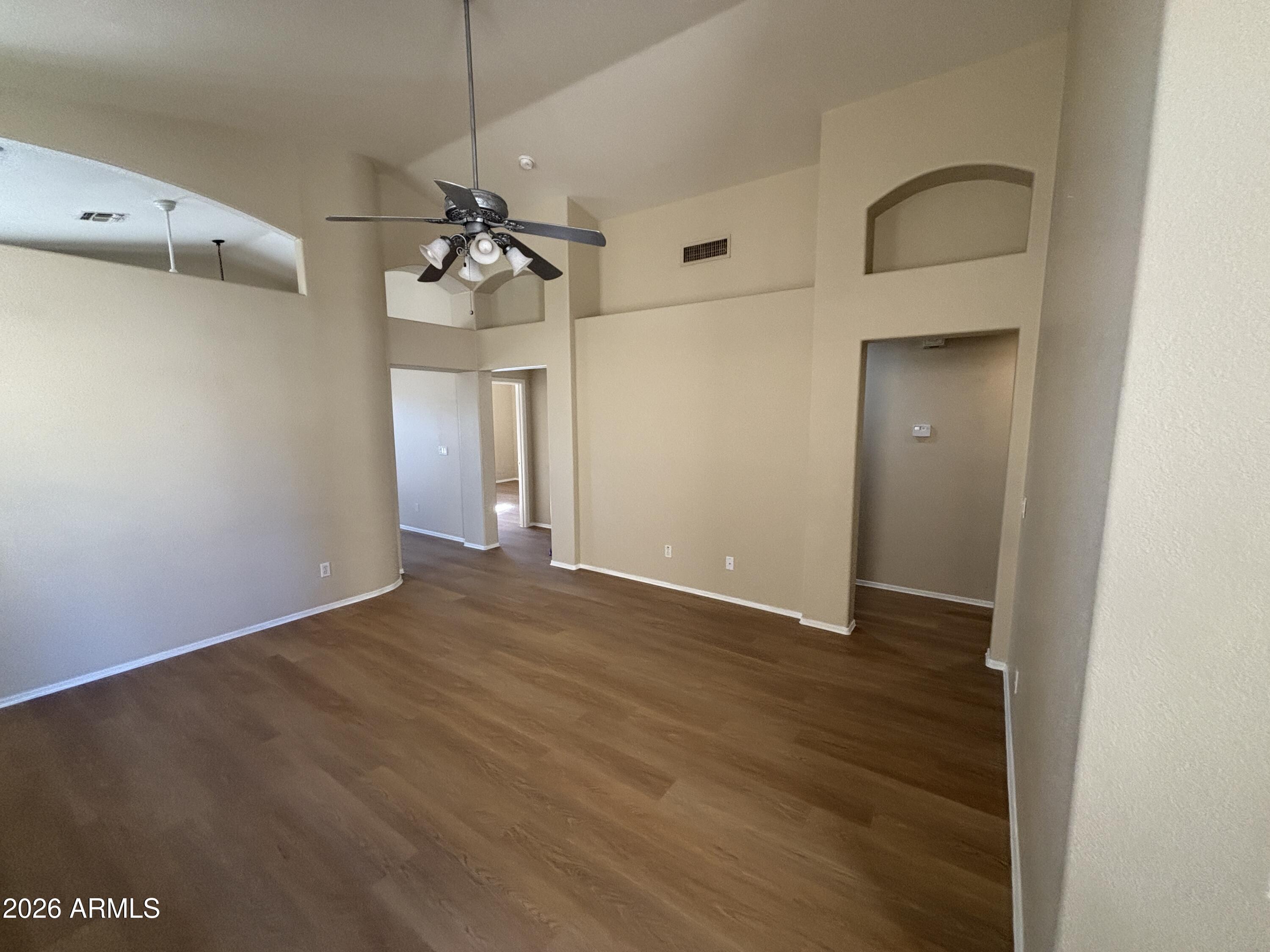 3523 West Whispering Wind Drive Glendale, AZ 85310 - Photo 3 of 21 3) 70201-69eeeec118618