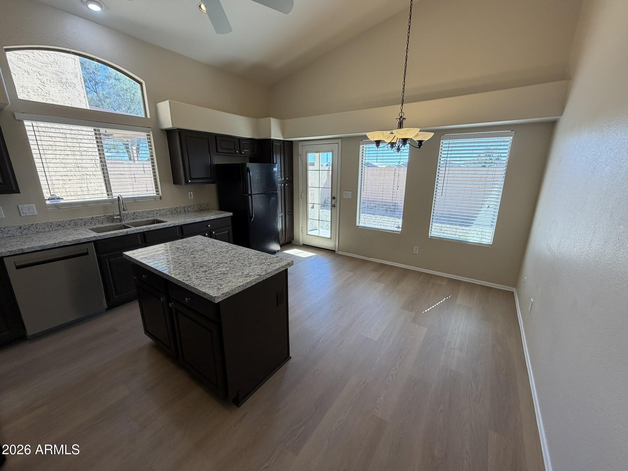 3523 West Whispering Wind Drive Glendale, AZ 85310 - Photo 5 of 21 5) 70201-69eeeebf04e72