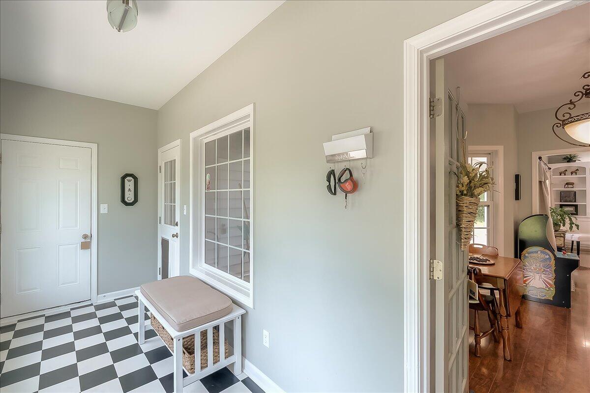 3698 Royster Road Lexington, KY 40516 - Photo 18 of 51 Mud room
