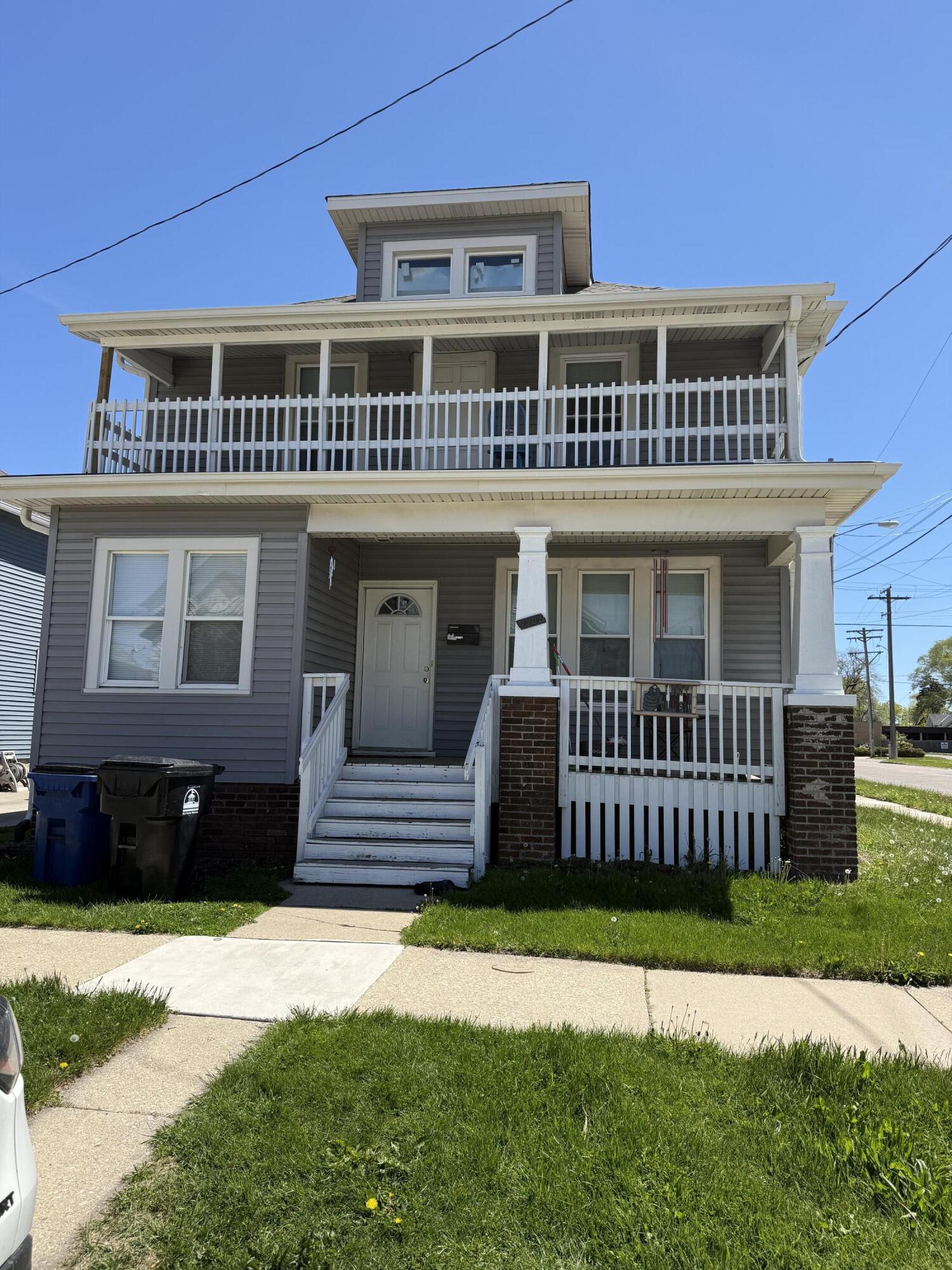 1701 Edgewood Avenue Racine, WI 53404 - Photo 1 of 10 Front