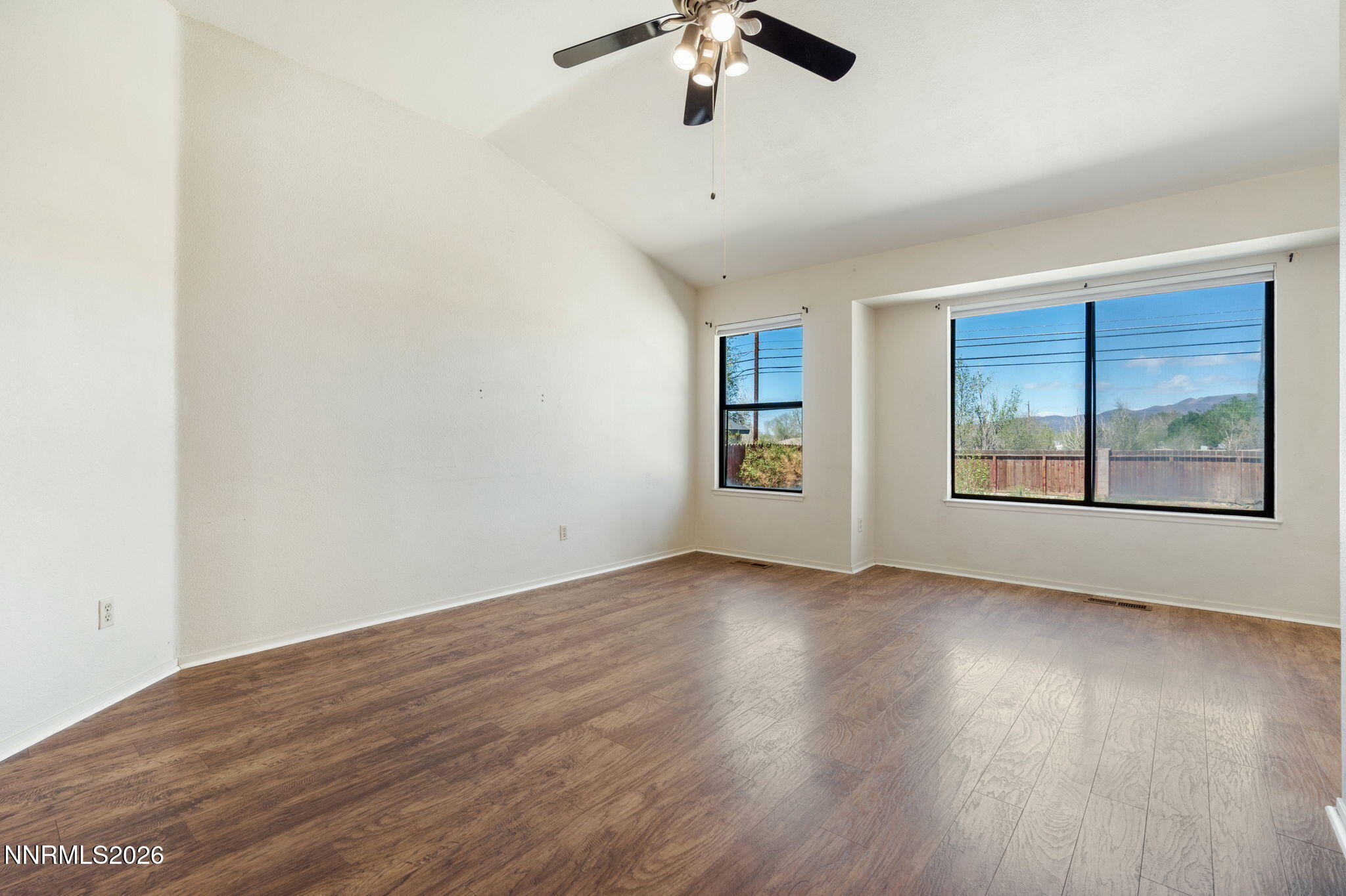 1576 Maria Court Fernley, NV 89408 - Photo 10 of 37 18-web-or-mls-DSC00173