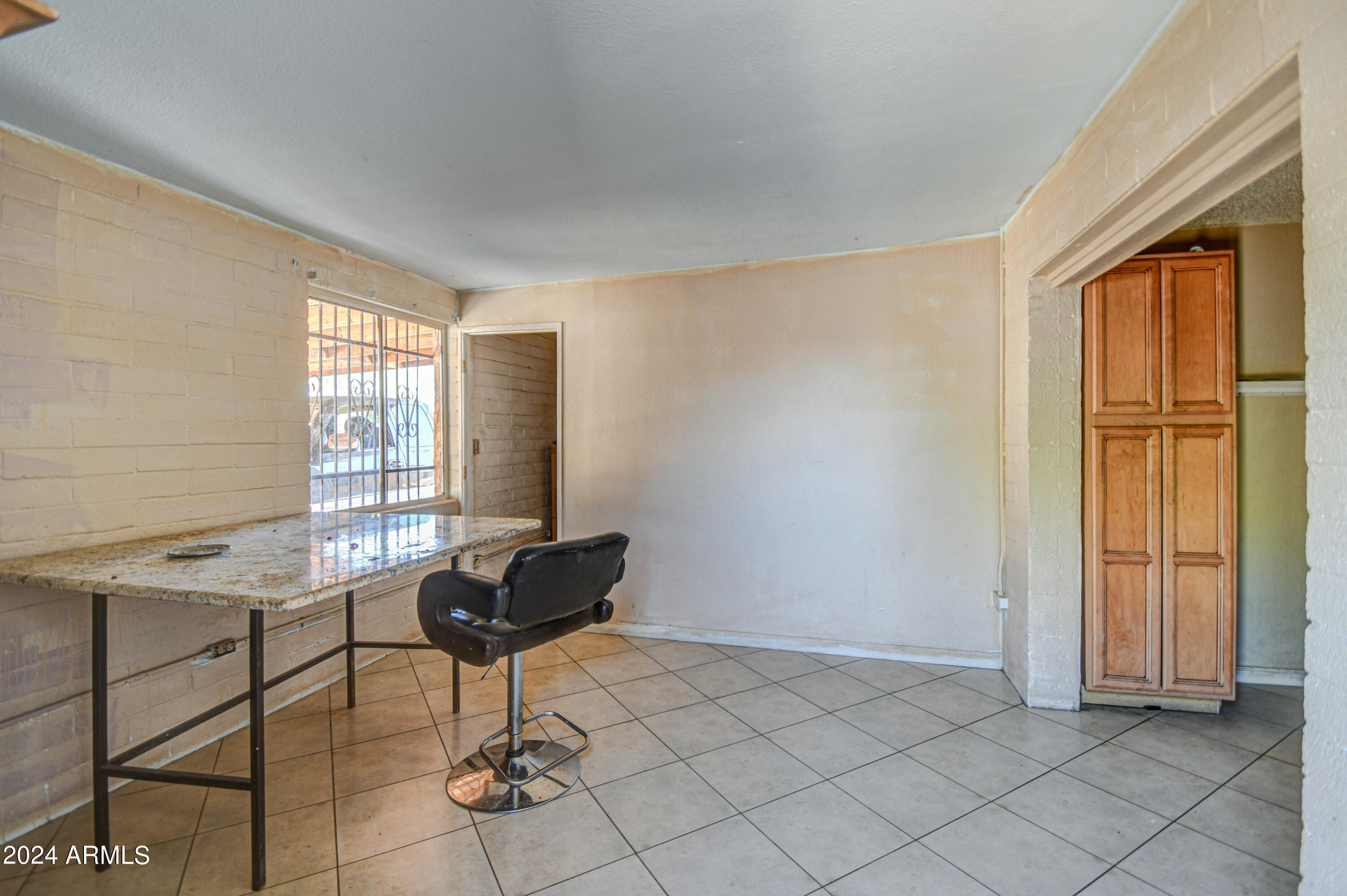 4862 West Almeria Road Phoenix, AZ 85035 - Photo 12 of 36 Dining Area 3