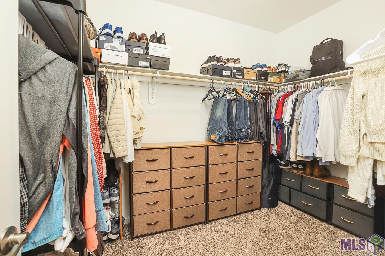 4710 Malbec Avenue Baton Rouge, LA 70817 - Photo 20 of 32 Primary Closet