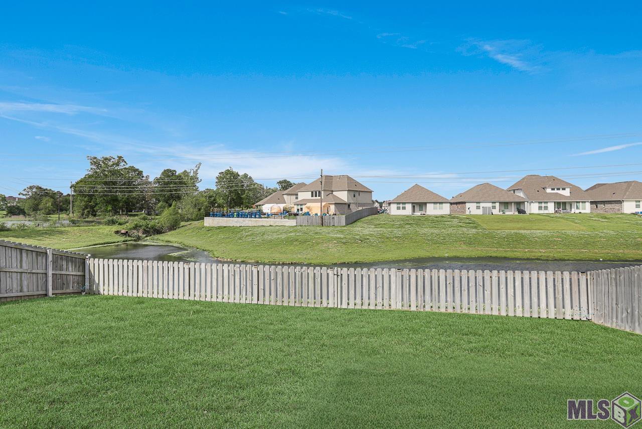 4710 Malbec Avenue Baton Rouge, LA 70817 - Photo 29 of 32 Backyard