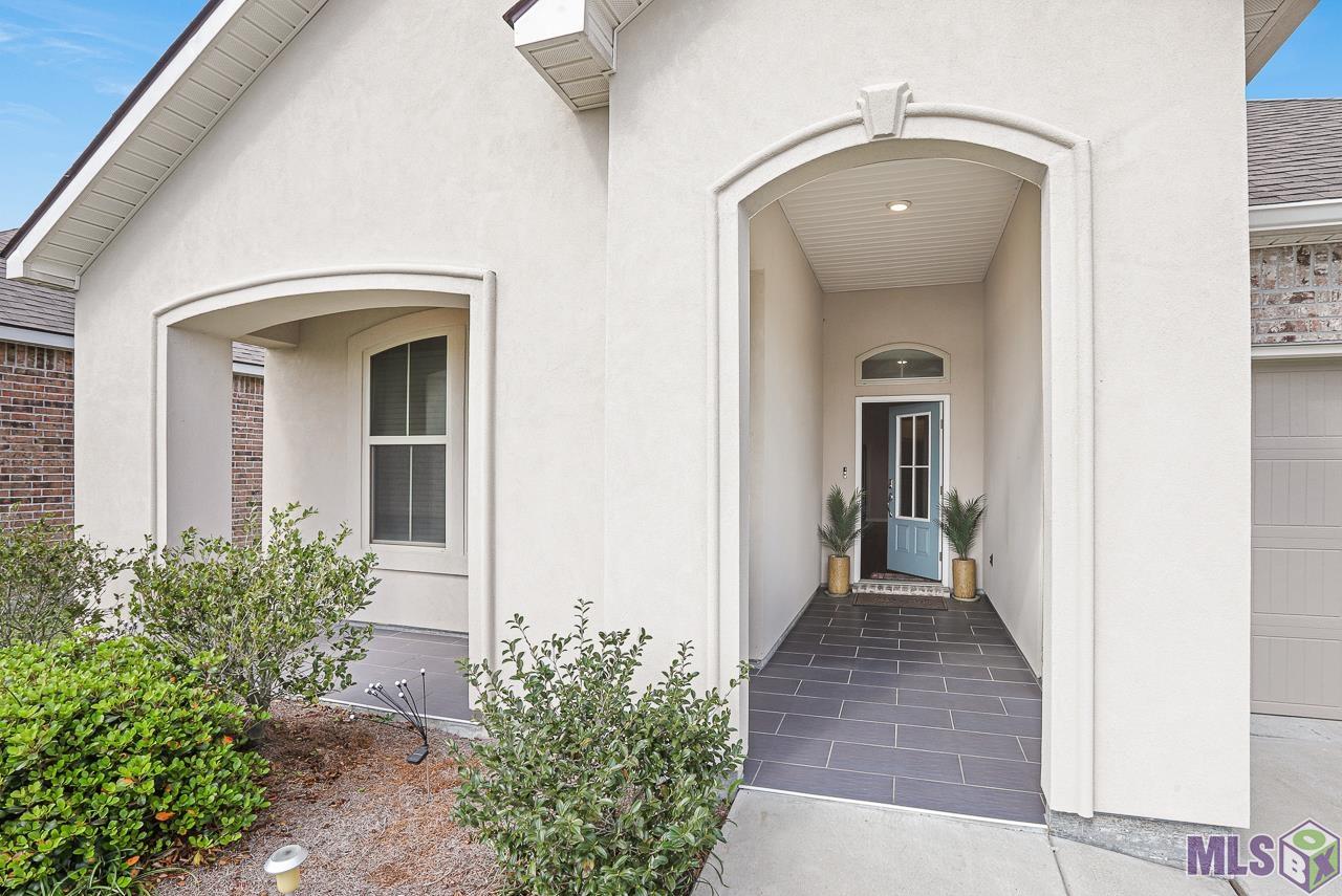 4710 Malbec Avenue Baton Rouge, LA 70817 - Photo 9 of 32 Entrance